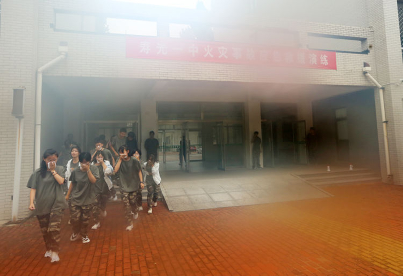 寿光一中举行火灾事故应急救援演练